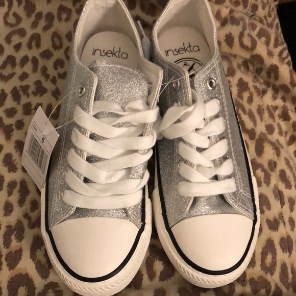NWT Adorable Silver Glitter Sneakers 👟🤩❤️ - Picture 2 of 6